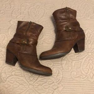 Bare Traps Arlyn Boots